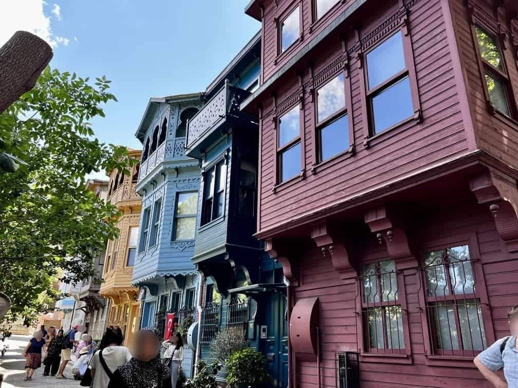kuzguncuk-in-istanbul-a-green-cozy-neighborhood-2025